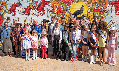 Lainey Wilson Joins Marty Stuart for Unveiling of “Wildflowers and Wild Horses” Mural in Downtown Philadelphia, Mississippi