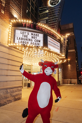 The Laughing Cow®  appears outside of The Second City, where comedian Jeremy Culhane and the venue's improvisers staged one final attempt to bring back her iconic laugh as part of the brand's nationwide #SpreadTheLaugh campaign.