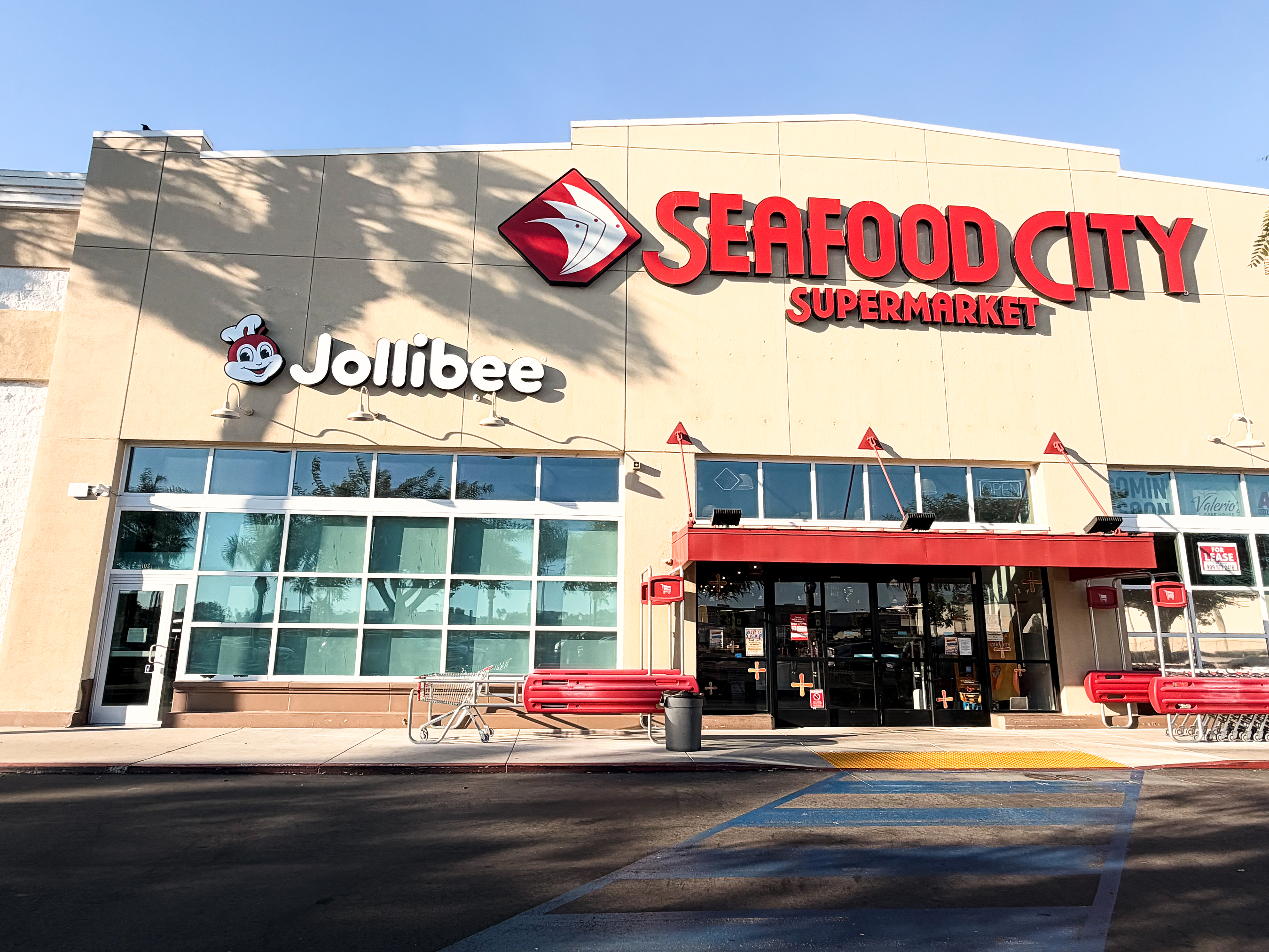 Joy to Oxnard, CA! Jollibee Expands in the Central Coast with Buzzworthy New Location Set to Open October 28, 2026