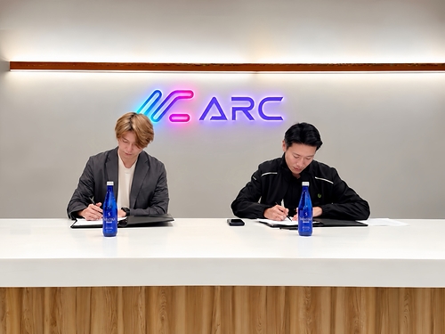 ARC Cloud Board of Directors Member Adam Huang (left) and Compal Electronics Chief Strategy Officer Douglass Chen sign a strategic partnership MOU during the 2026 OCP Global Summit to advance large-scale AI infrastructure development ARC Cloud Board of Directors Member Adam Huang (left) and Compal Electronics Chief Strategy Officer Douglass Chen sign a strategic partnership MOU during the 2026 OCP Global Summit to advance large-scale AI infrastructure development