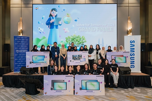 The five finalist teams of  Solve for Tomorrow 2026, (from top left) Team iSafePath, Team InnovateZ, Team Replast, Team Primates and (from bottom left) Team EcoTerraNitro, at the Grand Finale with their product prizes.
