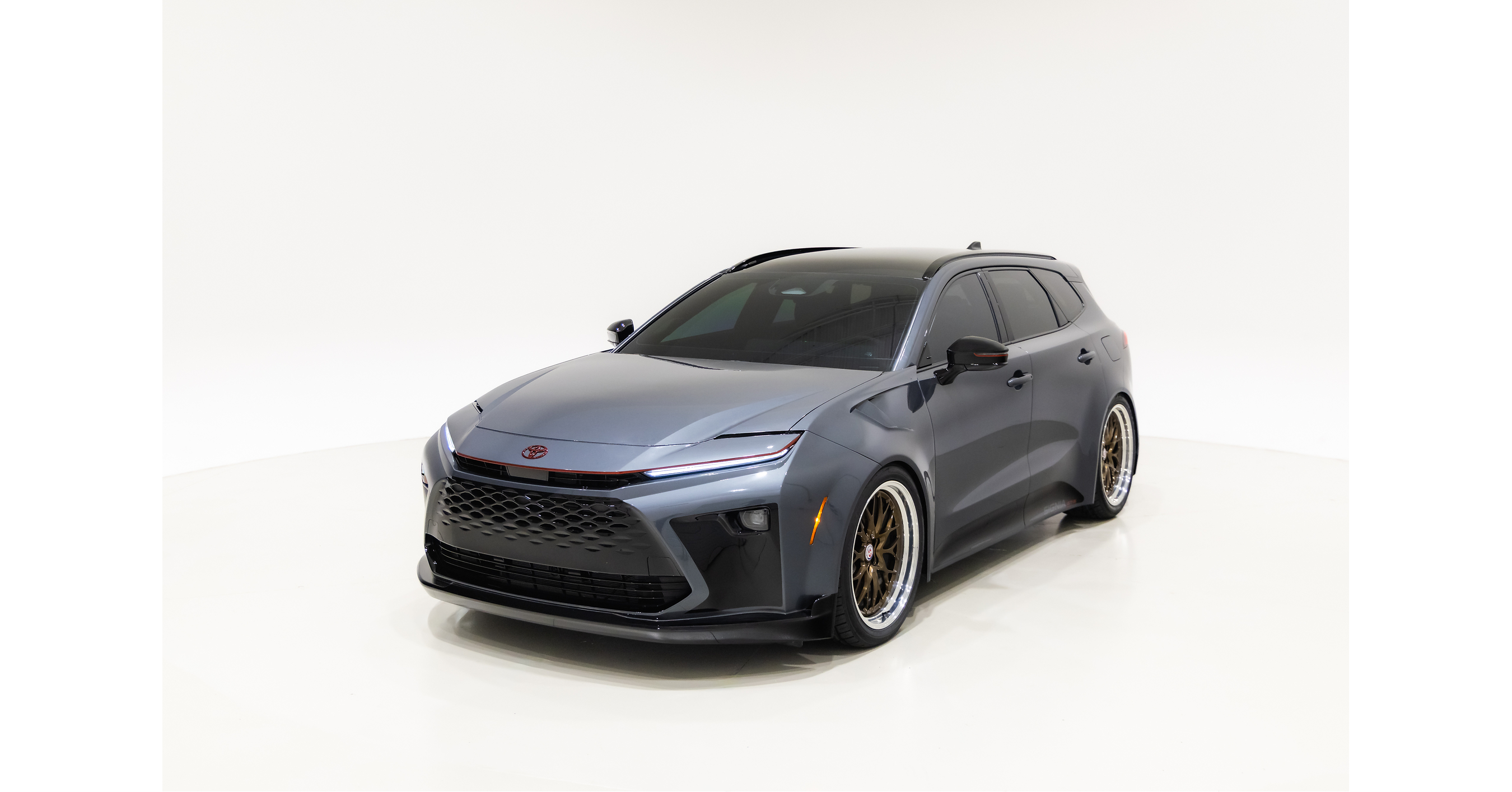 Toyota reinterpreta el Crown Signia como GT-S Performance Concept para el SEMA