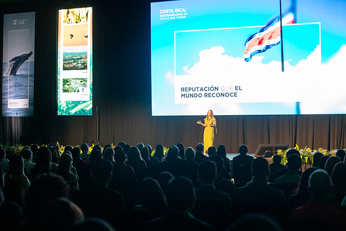 Adriana Acosta, directora de la Marca País esencial COSTA RICA durante la inauguración del evento el jueves 27. Adriana Acosta, directora de la Marca País esencial COSTA RICA durante la inauguración del evento el jueves 27.