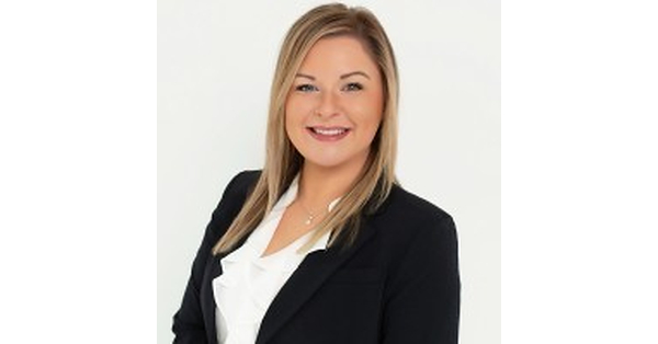 The Inner Circle acknowledges Lauren M. Lopez, as a Pinnacle Professional Member Inner Circle of Excellence