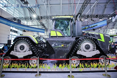 newswire.ca - Zoomlion Unveils 1,600-Horsepower 9DX Hybrid Tractor for Large-Scale Farming