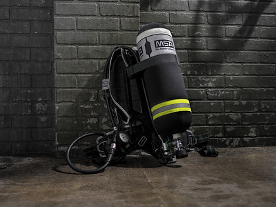 The MSAÂ M1 SCBA includes several patented and customizable features that help to enhance ergonomics and improve firefighter comfort and hygiene. These include one of the industry's lightest-weight backplate with a unique one-handed height adjustment; an advanced hip belt that evenly distributes the weight of the SCBA; and a padded harness that is fully water-repellent.